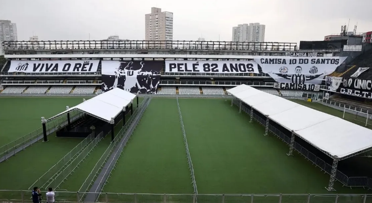 Pelé será velado hoy en el estadio del Santos