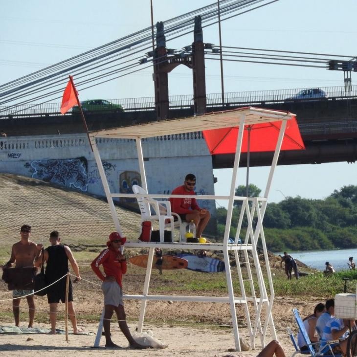 Por la presencia de palometas, las playas de la Costanera Este funcionarán como solarium