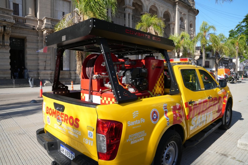 Entregaron equipamiento a 37 asociaciones de Bomberos Voluntarios