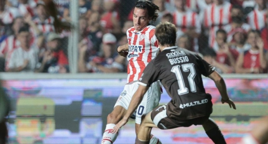 Unión igualó ante Platense en el debut