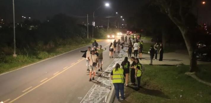 Violenta pelea en la zona de boliches de Santa Fe: dos jóvenes heridos con arma blanca