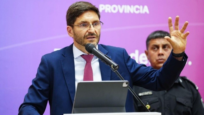 Pullaro anunció nueva escala salarial para policías: 