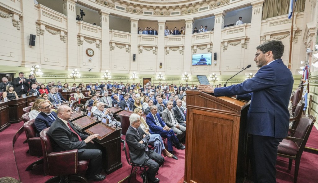Pullaro anunció medidas para jubilados, niñez y modernización del Estado