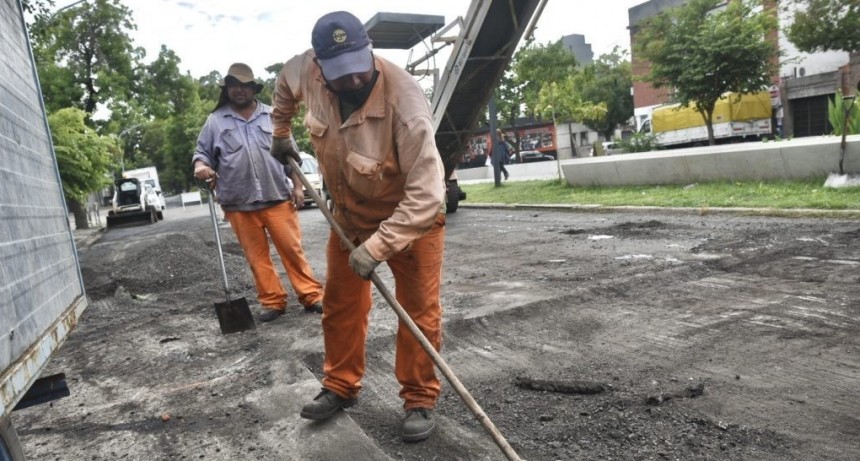 Siguen los trabajos de bacheo en el centro: Mirá los cortes y desvíos de colectivos