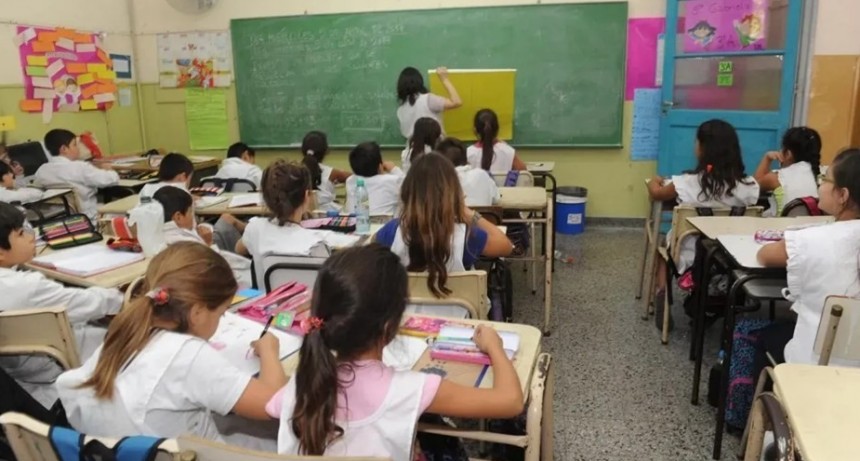 Santa Fe descontará el día a los docentes que adhieran al paro del lunes