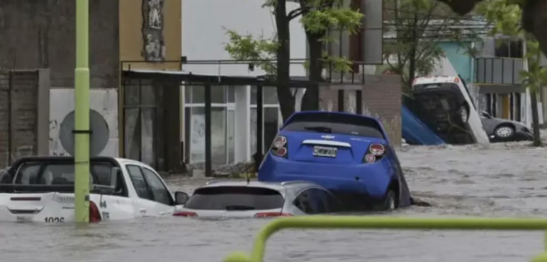 Bahía Blanca: crece la cifra de víctimas y ya son 16 los muertos por el temporal