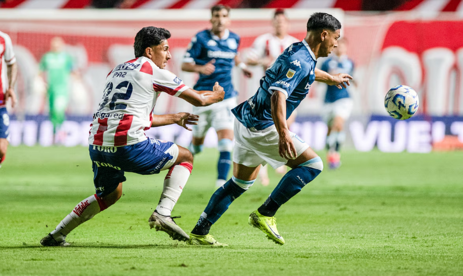 Racing le ganó 1-0 a Unión en Santa Fe con un jugador menos 