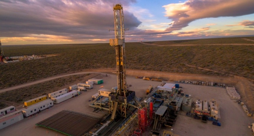 Vaca Muerta: en qu&eacute; consiste el convenio que firma la provincia con Neuqu&eacute;n