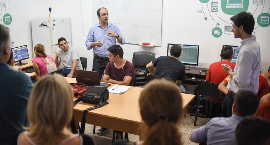 Nación y Ciudad, juntos para capacitar a jóvenes en la industria del software