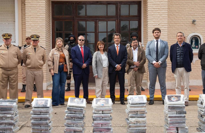 Cocaína en un puerto de Vicentin en San Lorenzo: Bullrich valoró la droga encontrada