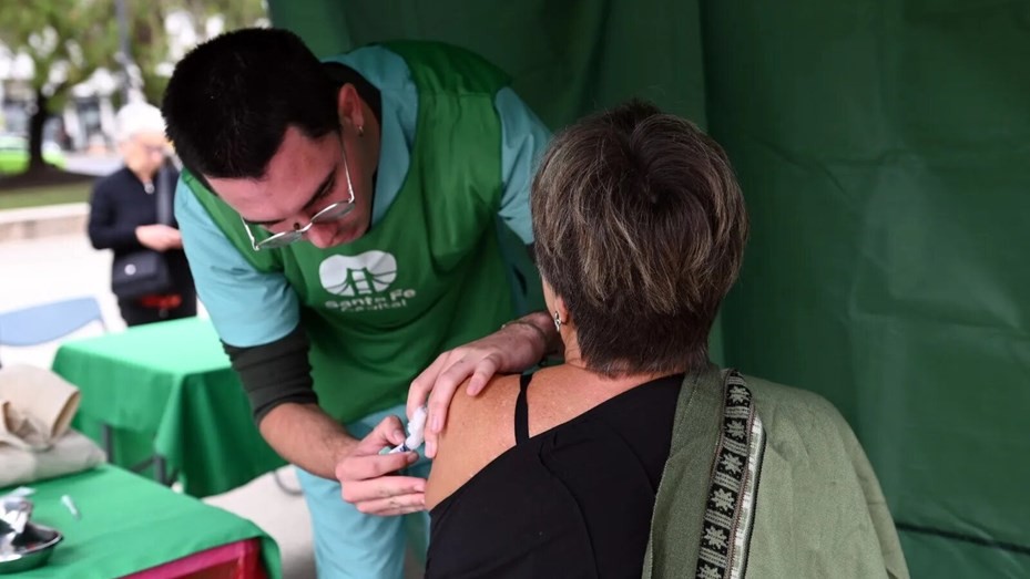 Dónde vacunarse esta semana contra la gripe y la neumonía