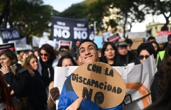 Masiva marcha en Santa Fe por el derecho a la discapacidad