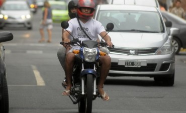 Buscan prohibir la circulación de más de una persona por moto para evitar robos