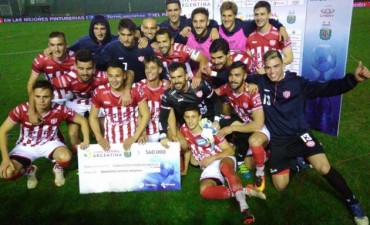Unión avanzó en Copa Argentina tras derrotar a Chicago por penales