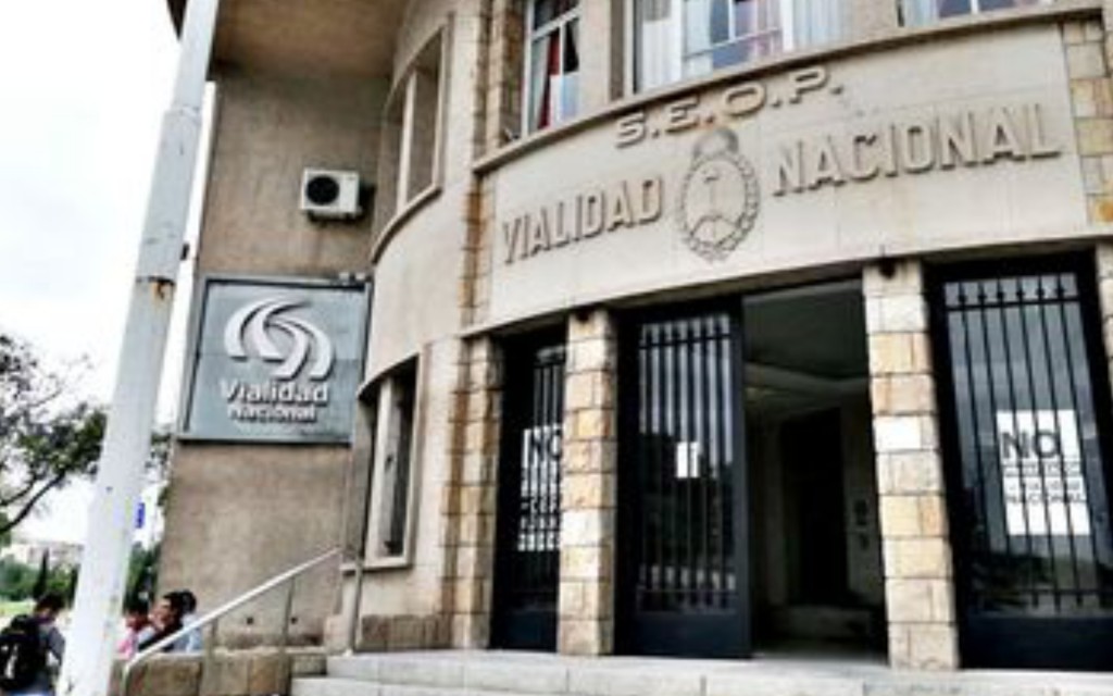 Otro revés para el Gobierno: la Justicia suspendió el decreto que disuelve Vialidad