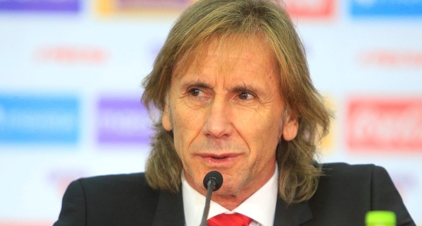 Ricardo Gareca seguirá siendo el DT de Perú