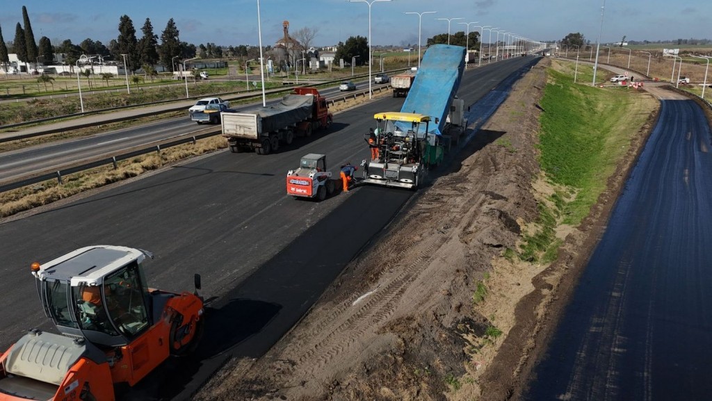 Enrico: Proyectamos concluir en 2026 la obra del Tercer Carril de la Autopista