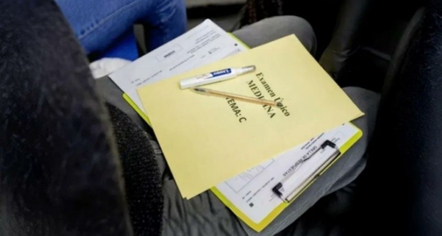 Exámenes de residencias médicas: el Gobierno denunció a los acusados de haber cometido fraude