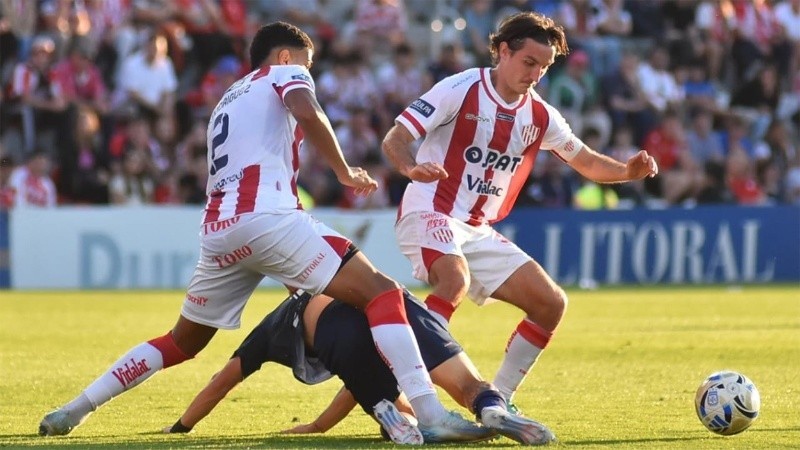 Unión de Santa Fe empató con Independiente Rivadavia y llegó a la cima de su grupo
