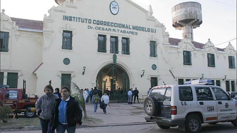 Tres personas presas por venta de drogas en las cárceles de Coronda y Las Flores