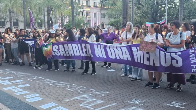 Se realizó la Marcha de antorchas contra los femicidios y la violencia de género