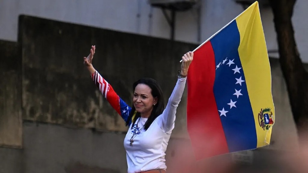 Javier Milei viajó a Noruega para asistir a la entrega del Nobel a Corina Machado