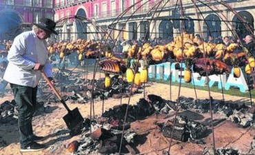 Francis Mallman hizo un asado para dos mil personas en Madrid