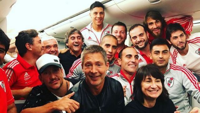 El plantel de River volvi&oacute; de fiesta de Miami