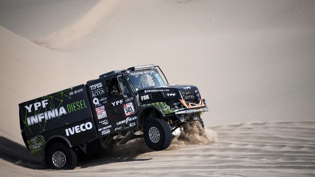 Villagra volvi&oacute; a ganar y le da pelea a Nikolaev en el Dakar 