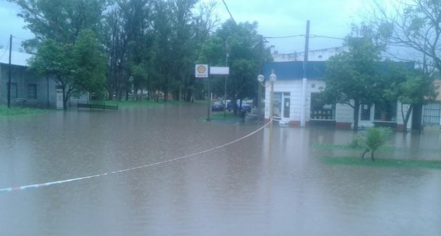 La localidad santafesina de Villa Minetti debi&oacute; ser evacuada por la crecida del agua 