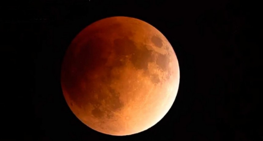 La superluna de sangre generó un espectáculo a cielo abierto