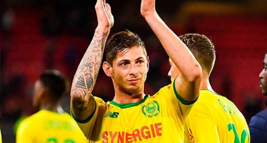 Desapareci&oacute; el avi&oacute;n privado en el que viajaba el futbolista argentino Emiliano Sala