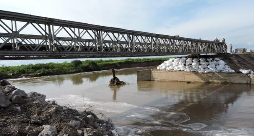 Instalaron el puente Bailey en el corte de la Ruta Provincial 1