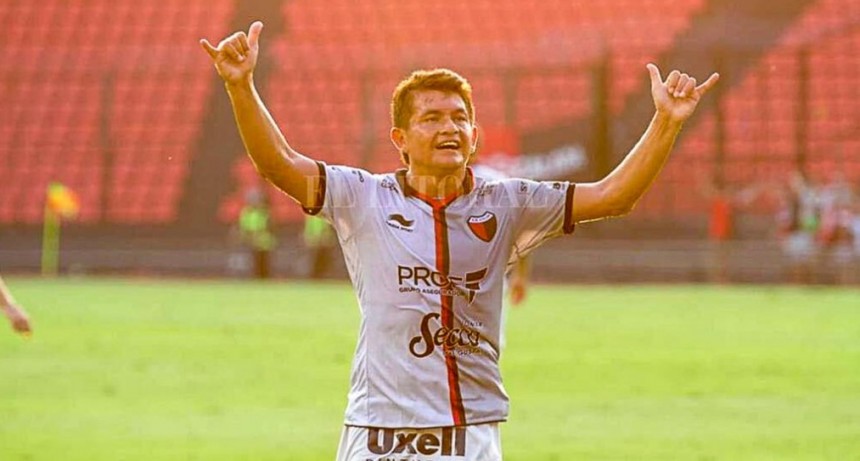 Con un show del Pulga Rodr&iacute;guez, Col&oacute;n se sac&oacute; de encima a Argentinos