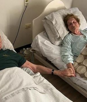 Abuelitos fallecieron tomados de la mano despu&eacute;s de 70 a&ntilde;os de casados