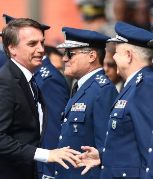 Bolsonaro tiene a la firma el decreto de legalizaci&oacute;n de armas