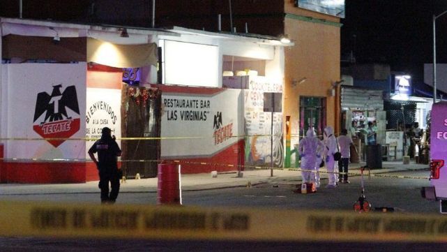 Entran a los tiros en bar de Playa de Carmen: 7 muertos