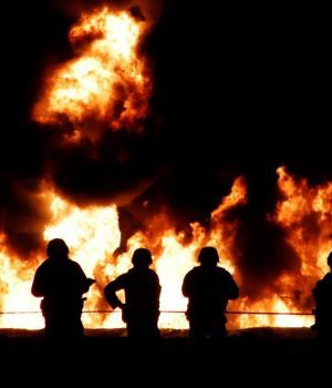 Mexicanos robaban gasolina, el ducto explot&oacute; y dej&oacute; al menos 66 muertos 