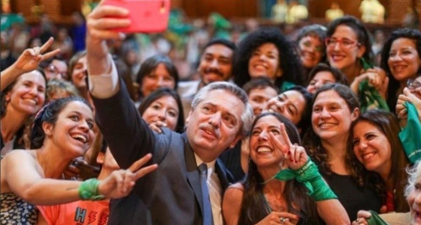 Alberto Fern&aacute;ndez promulgar&aacute; esta tarde el aborto legal con un acto