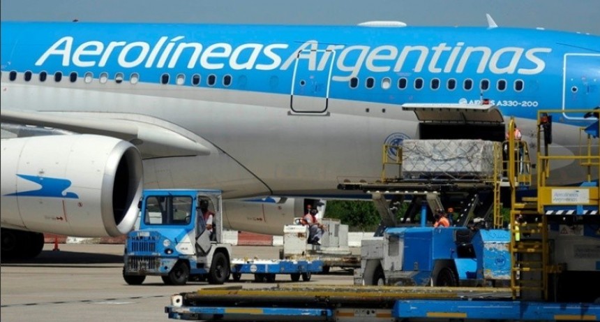 Un avi&oacute;n parte a Rusia para buscar y traer 300.000 vacunas de la segunda dosis