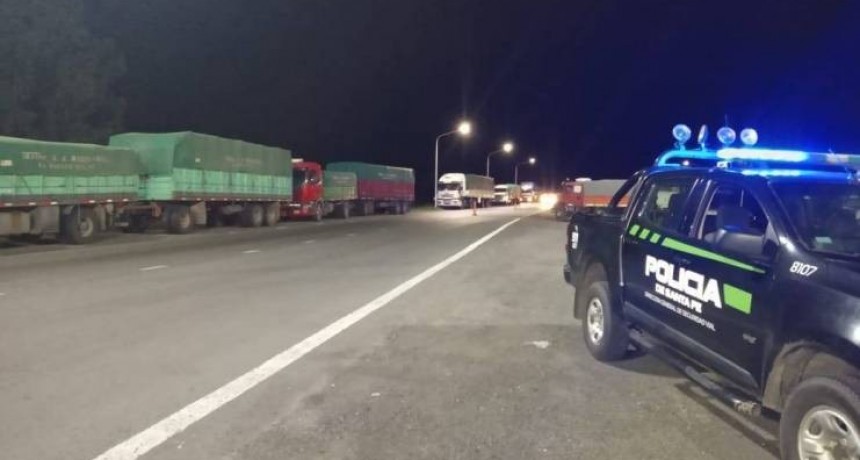 Contin&uacute;an los cortes de transportistas autoconvocados en rutas nacionales