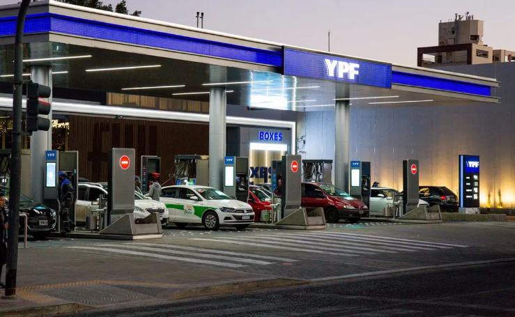 Estaciones de servicio: YPF aceptará pago con tarjeta