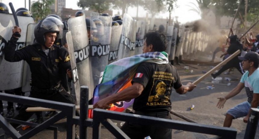 Graves incidentes en Per&uacute;: dos personas murieron en "La toma de Lima" y contin&uacute;an las protestas