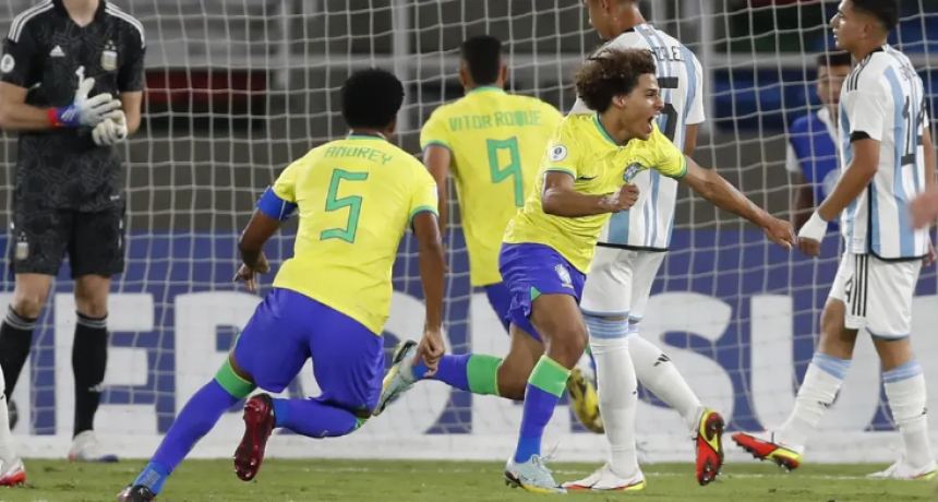 La Selecci&oacute;n argentina perdi&oacute; con Brasil y se complic&oacute;