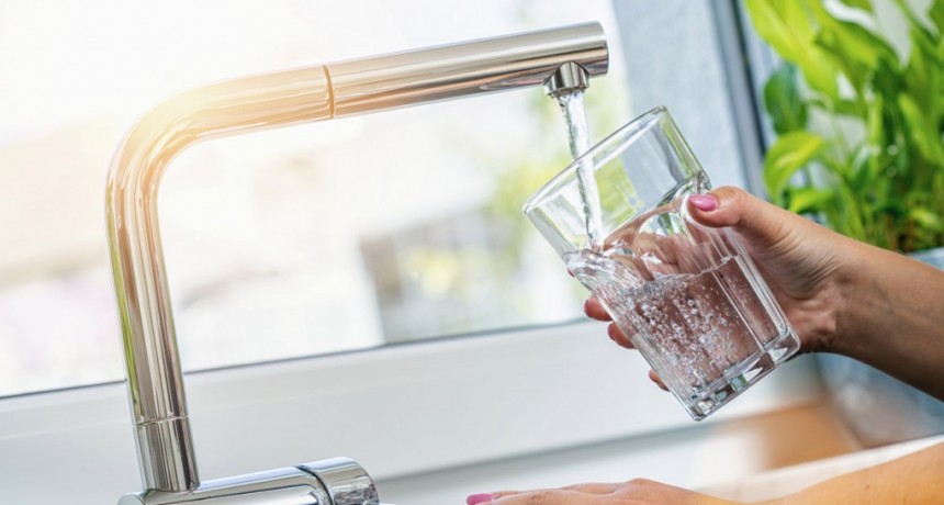 La Provincia autoriza suba del agua del 128% y dice que "se queda corto"