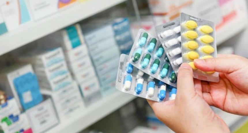 Cambios en el DNU: el Gobierno modificar&aacute; los art&iacute;culos sobre recetas m&eacute;dicas y venta de medicamentos
