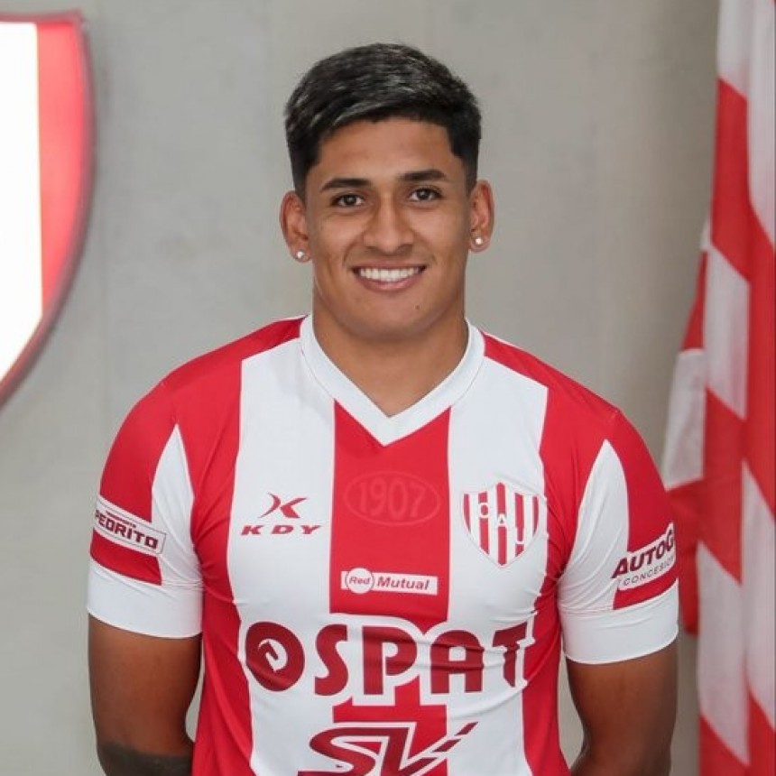 Uni&oacute;n present&oacute; a Sim&oacute;n Rivero y espera por Adri&aacute;n Balboa