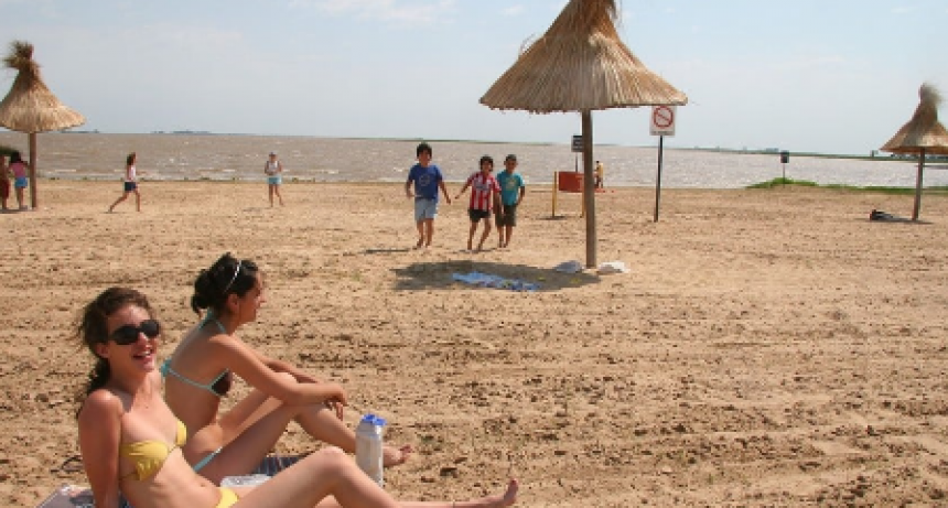 Analizar&aacute;n el agua de dos playas para saber si pueden ser balnearios