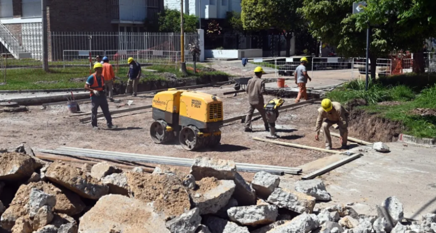 Por trabajos de bacheo, rige un corte de tr&aacute;nsito en calle Juan del Campillo