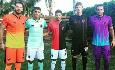 Col&oacute;n present&oacute; su nueva indumentaria